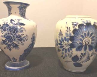 2 Large Vases Delfts Bleau.webp