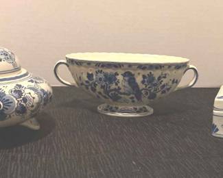 3 Beautiful Containers Delfts Bleau.webp