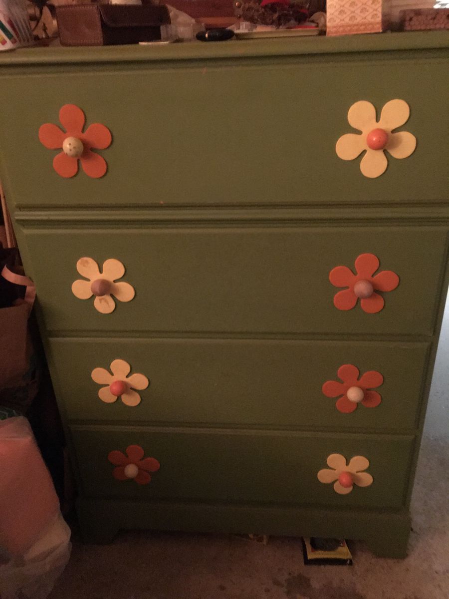 70’s dresser