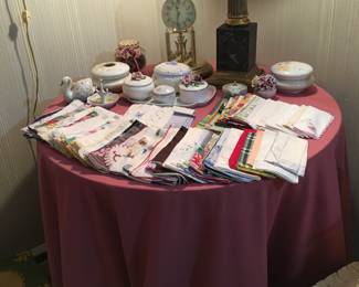 Vintage Hankies
Trinket boxes