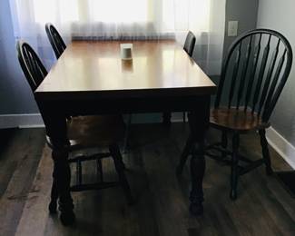 Wooden table, like new and chairs