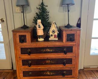 Cottage dresser