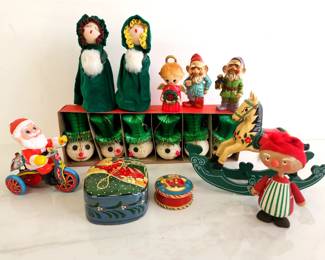 Lot 8295 Vintage Christmas Decor