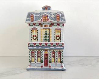 Lot 8315 Lenox Village Christmas House Cookie Jar