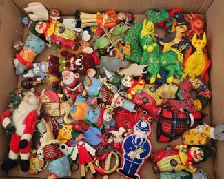 Lot 8286 Vintage Christmas Ornaments