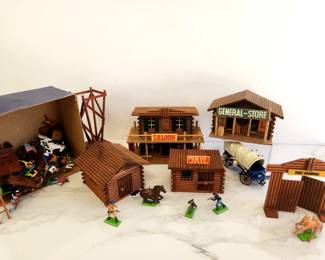 Lot 8253 Vintage German SHG Toys Western Town Buildings Made in England Figurines