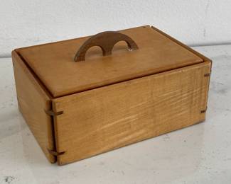 Lot 8531 Vintage Peter Kwasniewski Handmade Wooden Trinket Box