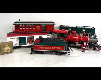 Lot 8164 Bachmann North Pole Southern Christmas Train Set