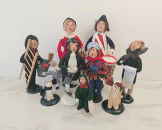Lot 8268 Buyers Choice Caroler Dolls