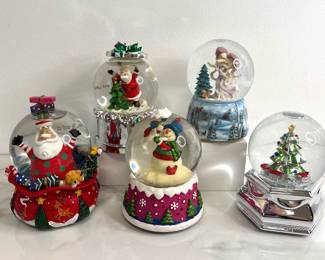 Lot 8197 Christmas Musical Snow Globes