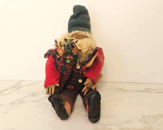 Lot 8271 Vintage Santa Claus Soft Shelf Sitter Doll