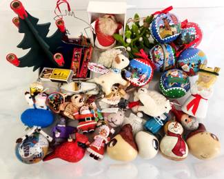 Lot 8326 Vintage Folk Art Christmas Ornaments Decor