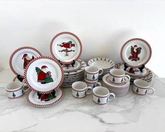 Lot 8318 Sakura Magic of Santa by Debbie Mumm Dishes