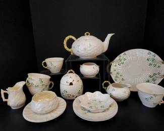 Lot 8512 Belleek Irish Shamrock Porcelain