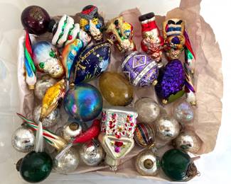 Lot 8334 Vintage Glass Christmas Tree Ornaments