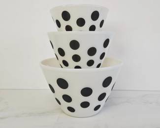 Lot 8513 Vintage Fire King Polka Dot Nesting Bowls