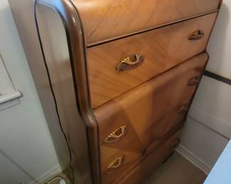 Waterfall dresser