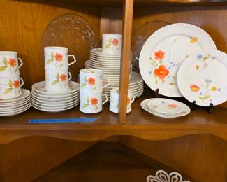 Mikasa "Just Flowers" 47 pieces $200