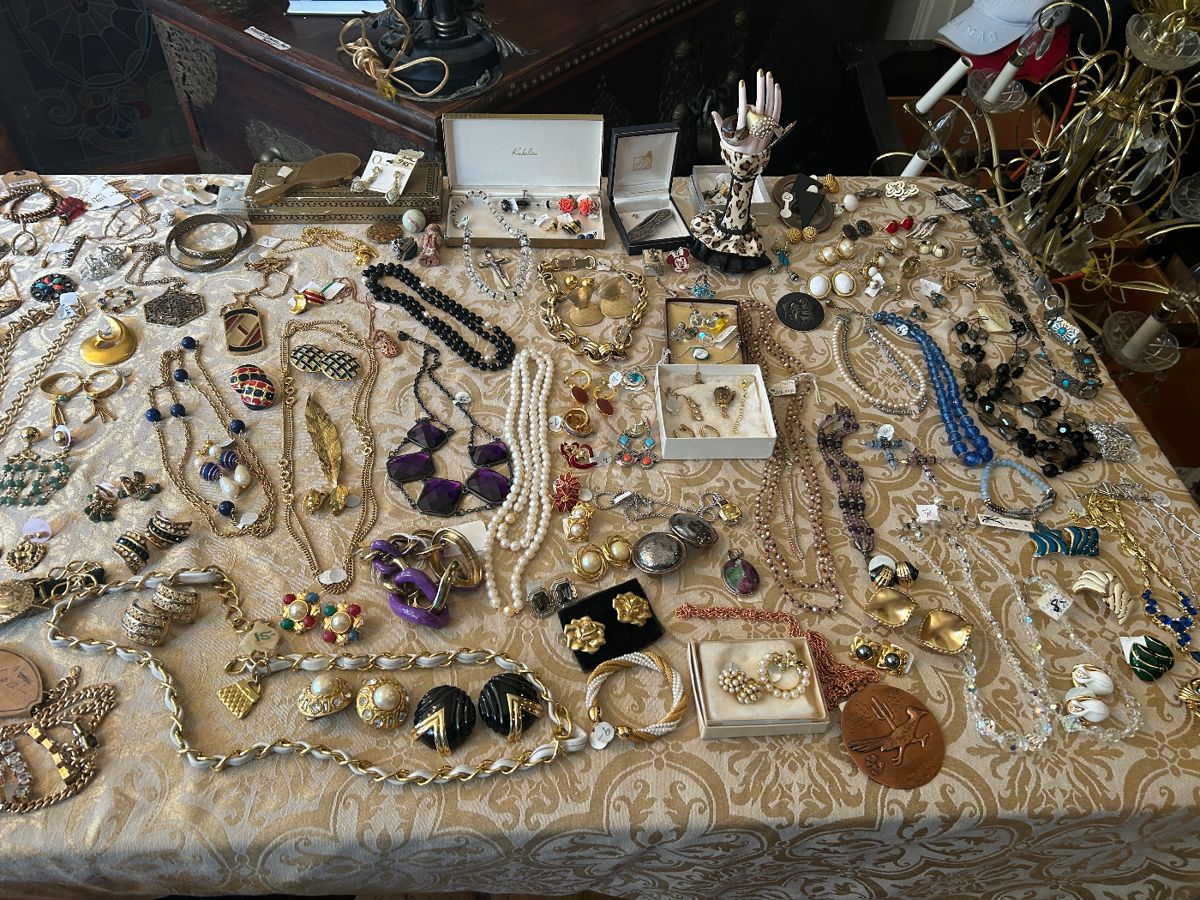 Many signed and named vintage costume jewelry pieces