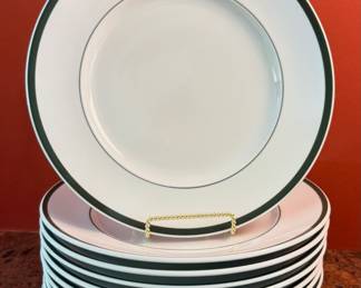 Williams Sonoma Brasserie 12 Dinner Plates
Made in Japan (10”)