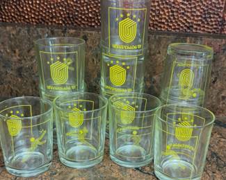 Commemorative glasses from the Universiade 1981, which was held in Bucharest, Romania.
• The Universiade is an international multi-sport event for university athletes.