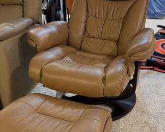 Ekornes Stressless Paloma Leather Recliner Chair and Ottoman (Tan Color)