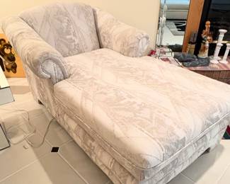 Chaise lounge (excellent condition)