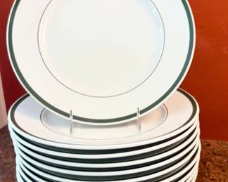 Williams Sonoma Brasserie 12 Dinner Plates
Made in Japan (12”)