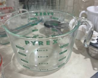 Large green Pyrex measuring cup