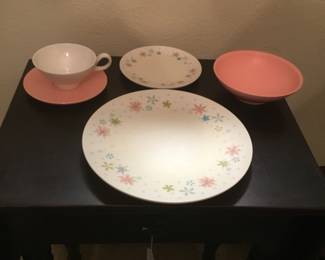 Vintage Boonton ware melmac dishes. 4 dinner plates, 3 small plates, 4 cups, 4 saucers, 4 bowls and 1 divided bowl