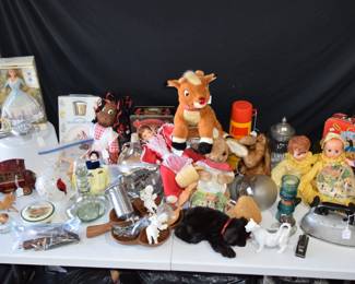 Vintage dolls, barbies, lunch boxes etc.