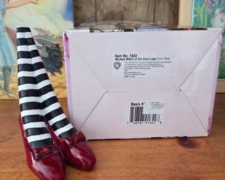 Wizard of Oz: Dorothy's Ruby red slippers collectible Door-Stop