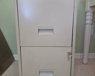Filing cabinet WITH key