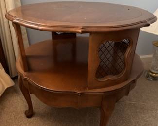 28" round side table