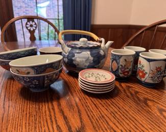 Japanese 'Amari' style tea set