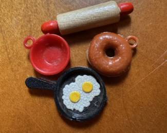 Dollhouse minatures for kitchen