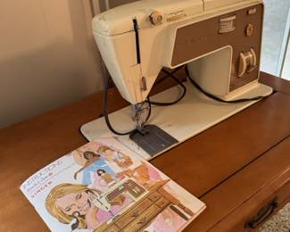 Singer Touch and Play sewing machine with table and manual