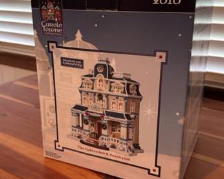 2010 Carole Towne Christmas village house, The Gables Bed and Breakfast, new in box