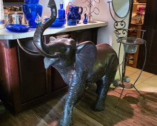 Bronze elephant