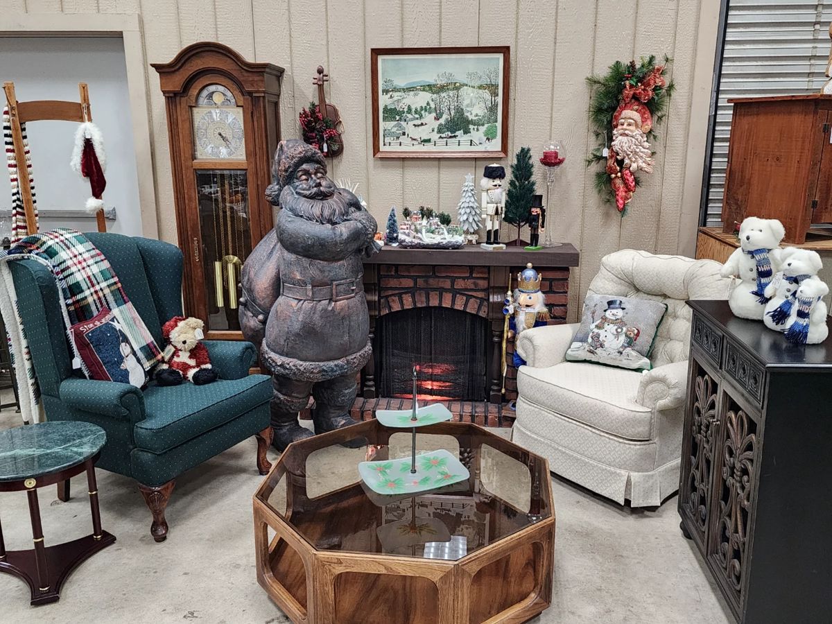 Reedsburg Estate Sale October 24-26. Antiques, Furniture, and Christmas Extravaganza