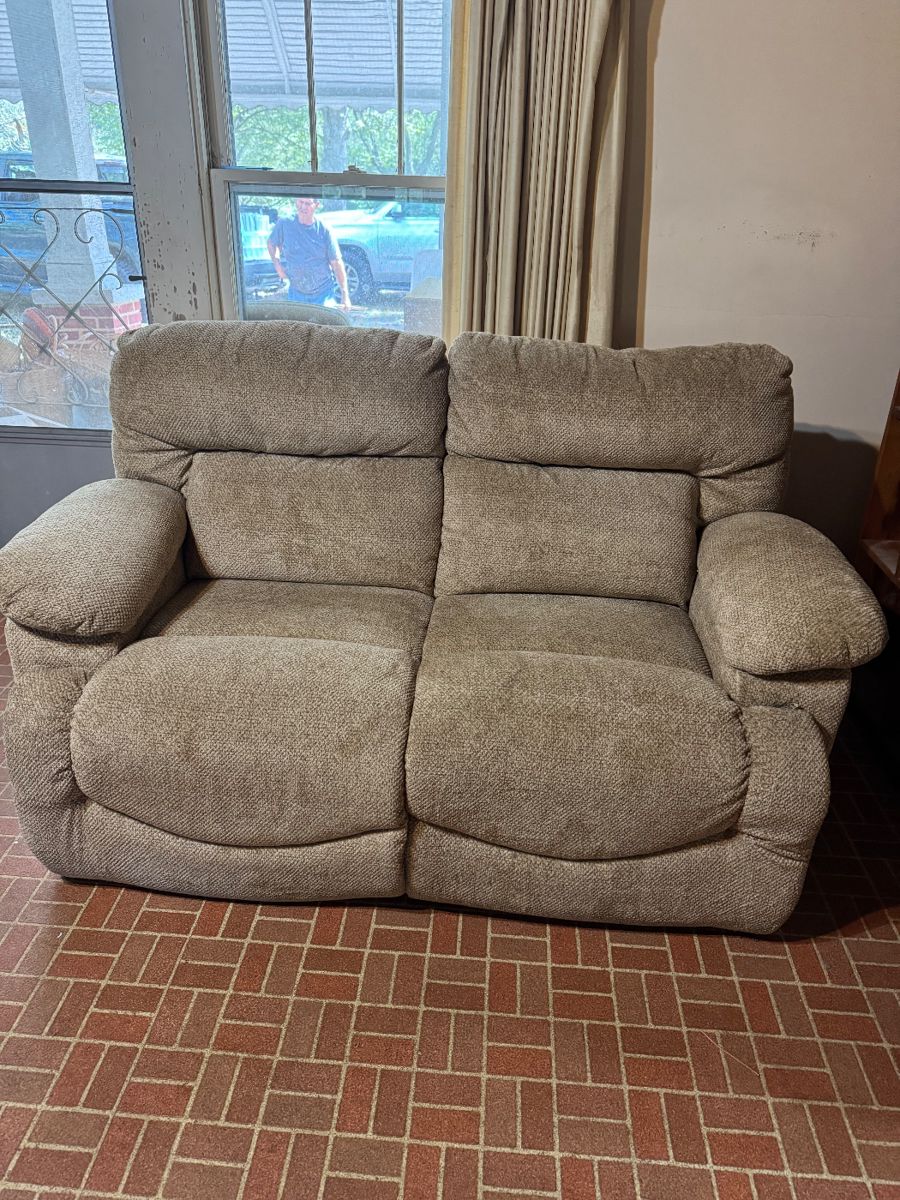 Lazyboy power love seat recliner