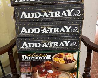 Dehydrator w/ eight extra trays