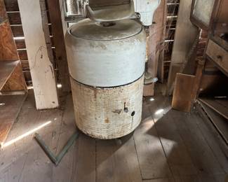 Vintage Wringer Washing Machine