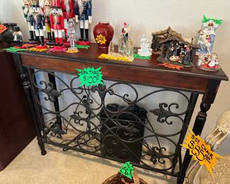 Sofa Table with Wood and Iron - Christmas Nut Crackers