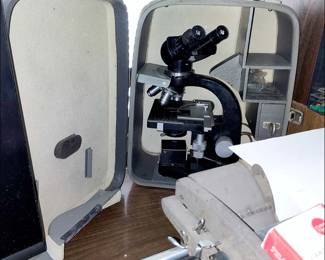 Microscope