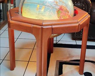 1983 Lighted Scan Globe