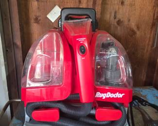 Portable rug cleaner