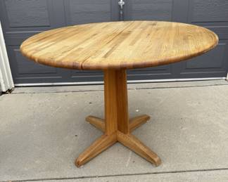 Lot #39 Solid Oak Kitchen Table