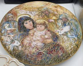 Lot #183 Edna Hibel Limited Edition Christmas Plates 1987 1988 Bunnykins Ceramic Dish Collectible