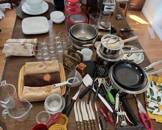 #66 MASSIVE Kitchen Lot - Includes seven steak knives, Revereware Stainless Bowl, OXO measuring spoons and more!